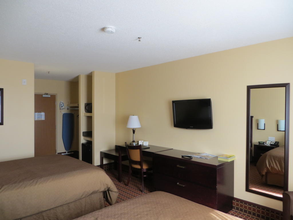 Stoughton Poplar Tree Inn חדר תמונה