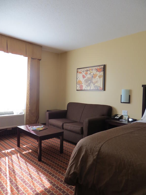 Stoughton Poplar Tree Inn חדר תמונה